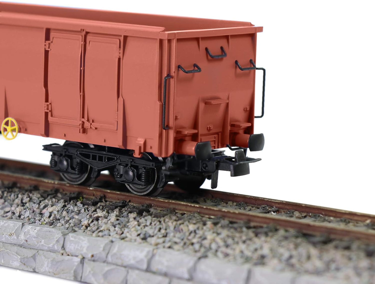 Enhance Your Model Railway with Evemodel's 2-Pack High-Side HO Scale Gondola Cars - Ultimate Freight Transport Solution!