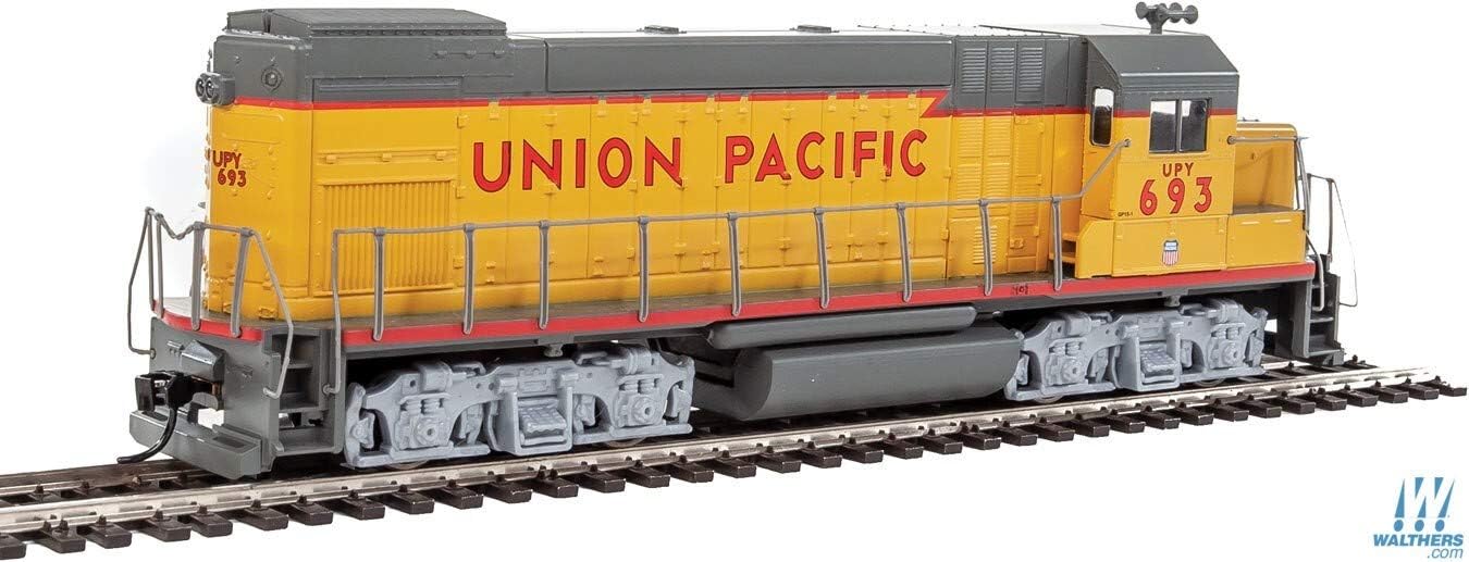 Walthers Trainline HO Scale EMD GP15-1 Locomotive - Standard DC - Union Pacific (Yellow, Gray, Red)