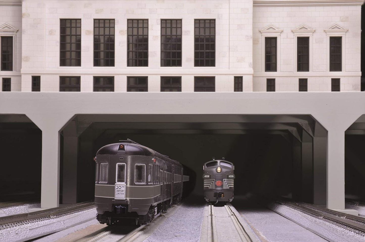 Kato USA N Scale New York Central 20th Century Limited 9-Car Set