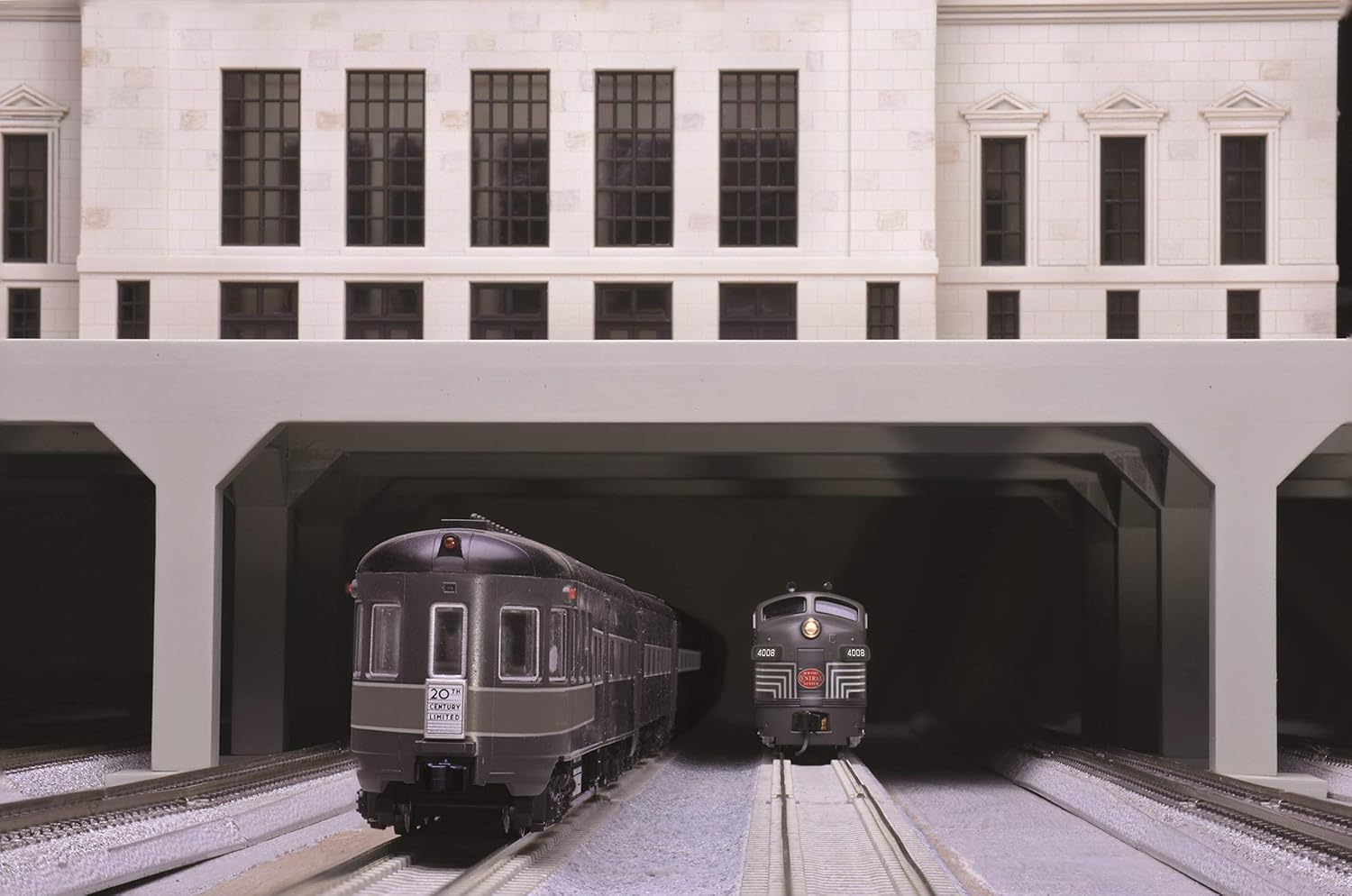 Kato USA N Scale New York Central 20th Century Limited 9-Car Set