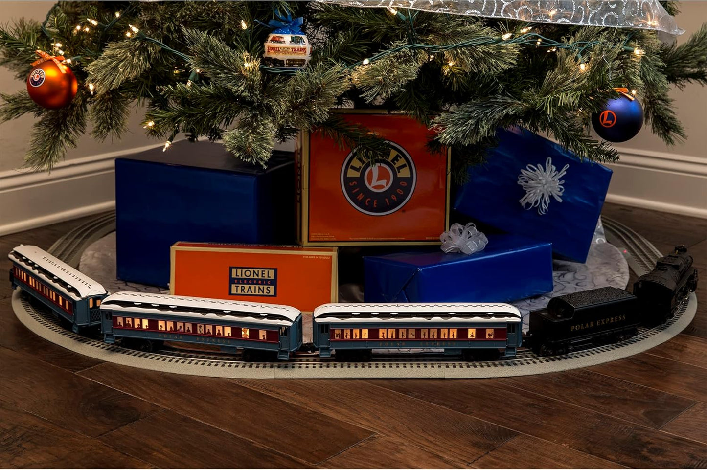 Lionel Polar Express Electric O Gauge Model Train Set with Bluetooth 5.0 and Remote Control