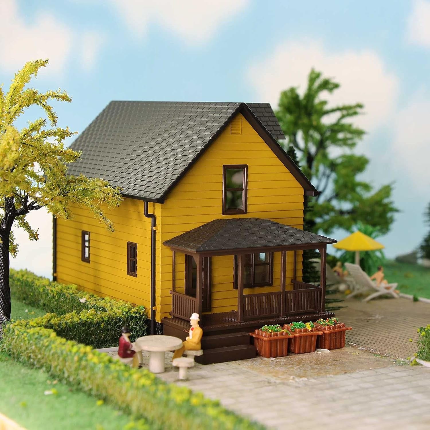 Assembled HO Scale 1:87 Modern Yellow Residential House Model for Train Layout Diorama - JZHO01